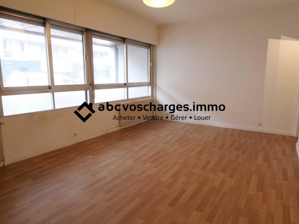 Studio RDC rue solférino et parking
